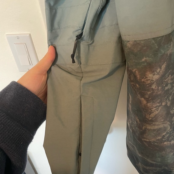 Dakine Women’s ski/ Winter jacket - Picture 3 of 5